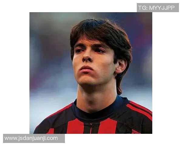 足球明星联动头像男的魅力与风采探秘，揭示背后的故事与精彩瞬间